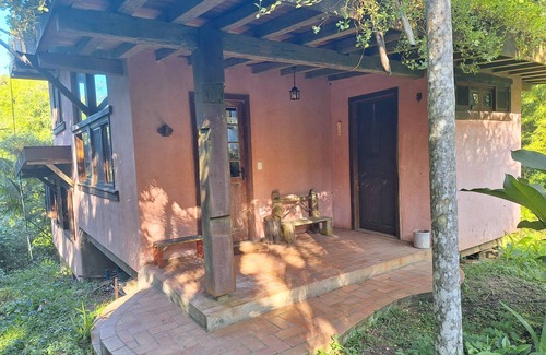 Paulo Lopes Cabin | Adobe Refuge. Comfort and peace in the Atlantic Forest, close to the beaches of southern SC