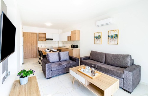 Universal Apartment | Adolina One Bedroom Apartment 102
