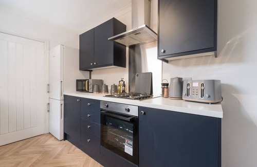 Hull House | Adom Home Away From Home By Jesouth