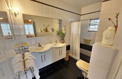 Jan Thiel Hotel | Adonai Hotel Boutique