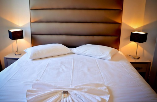 Lahonce Hotel | Adonis Hôtel Bayonne