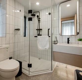 Longhua District Hotel | Adoor Suites Shenzhen