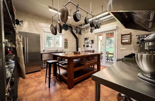 La Iglesuela House | Adorable chalet on a 2-hectare private estate