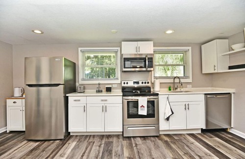 Winter Garden Apartment | Adorable 1-bedroom right on the bike trail