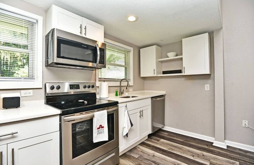 Winter Garden Apartment | Adorable 1-bedroom right on the bike trail