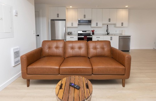 Courtenay House | Adorable 1 Bedroom Modern Suite