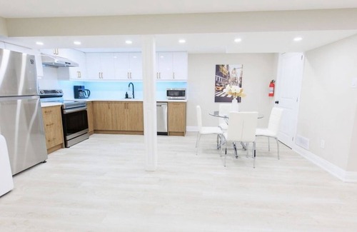 Hamilton Apartment | Adorable 1 bedroom suite in the beautiful Hamilton