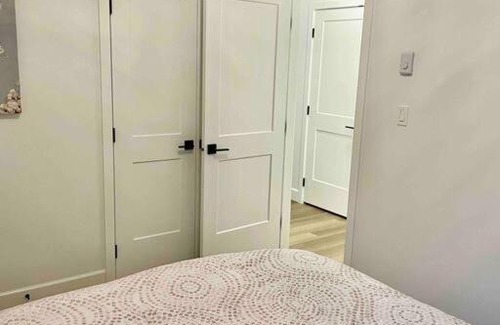 Langford Apartment | Adorable 1 Bedroom Suite- a skip to Galloping Goose