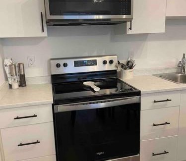 Langford Apartment | Adorable 1 Bedroom Suite- a skip to Galloping Goose