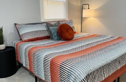 Fairfax House | Adorable 1 Bedroom Guesthouse