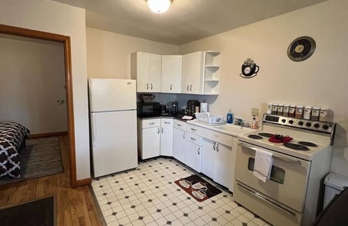 Thermopolis House | Adorable 1 Bedroom Cottage near Hot Springs!