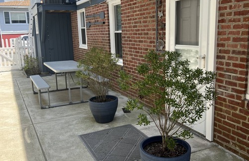 Ventnor City Apartment | Adorable 1st floor apartment 2 blocks to the beach.