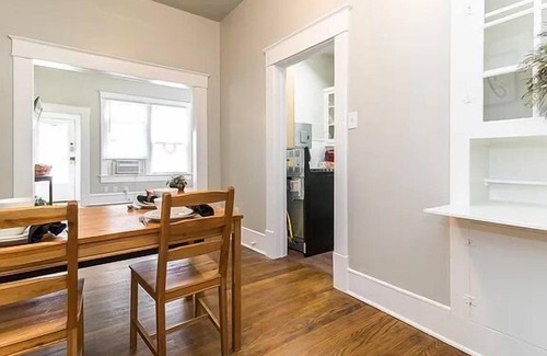 Old East Dallas Apartment | Adorable 2 Bed/1 Bath Retreat Near Baylor Hospital