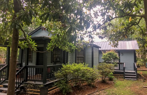 Pigeon Point House | Adorable 2 Bed, 2 Bath Cottage in Historic Beaufortn30 Day Minimum Stay