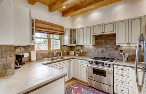 Downtown Santa Fe Condo | Adorable 2 bed 2 bath home in Downtown Santa Fe .Near Downtown Plaza
