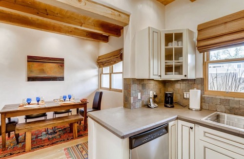 Downtown Santa Fe Condo | Adorable 2 bed 2 bath home in Downtown Santa Fe .Near Downtown Plaza