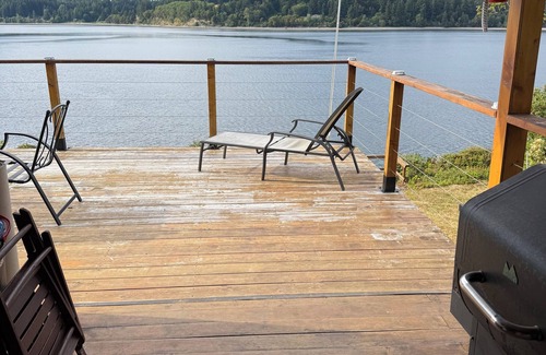 Anderson Island Cabin | Adorable 2-bedroom cabin in Anderson Island