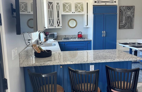 Rancho Santa Fe Cottage | Adorable 2 Bedroom Guest House, 12 minutes from beach, 7 minutes from shopping