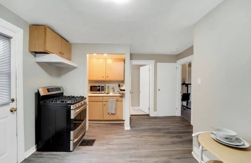Windsor Apartment | Adorable 2 bedroom Apt in the heart of Windsor