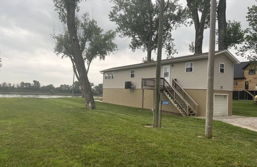 Bendena House | Adorable 2 bedroom cabin on the Missouri River