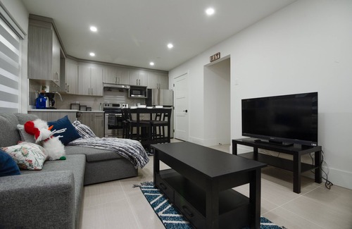Vancouver South House | Adorable 2 Bedroom Guest Home