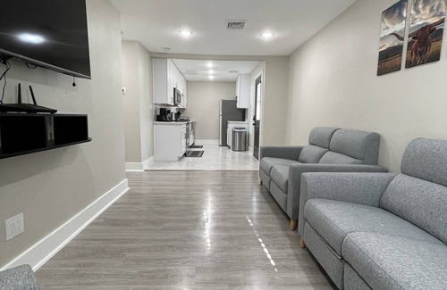 Northside Apartment | Adorable 2 bedroom guest house! Minutes from downtown