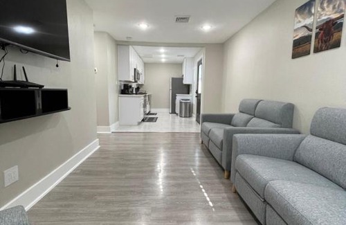 Northside Apartment | Adorable 2 bedroom guesthouse