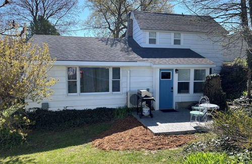 Beulah House | Adorable 2-bedroom home, 2 min walk to lake, restaurants, shops.Near SB Dunes