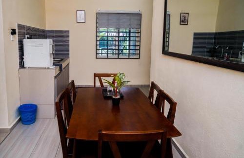 Kampung Rawa House | Adorable 2-bedroom home with Pool, Wi-Fi and BBQ