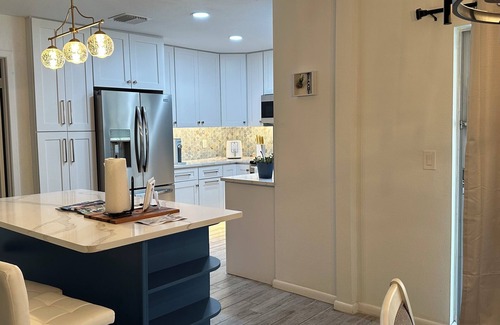 Northlakes House | Adorable 2-bedroom house with AC in vibrant Tampa