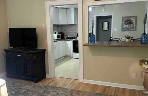 Westwood House | Adorable 2 Bedroom Modern Home