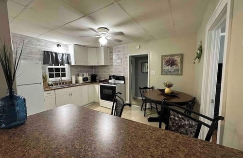Westwood House | Adorable 2 Bedroom Modern Home