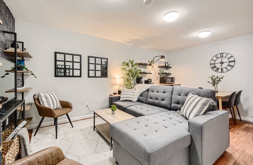 Dupont House | Adorable 2 bedroom modern suite