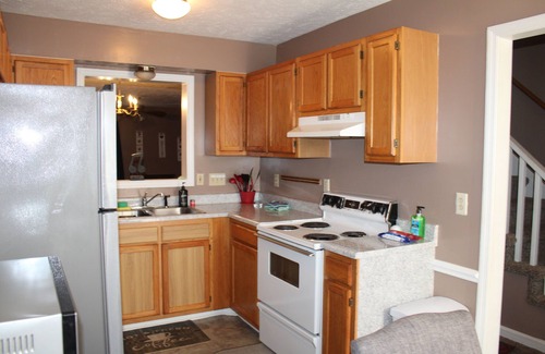 Fayetteville House | Adorable 2-bedroom 1.5 bath close to restaurants, grocery stores, shopping