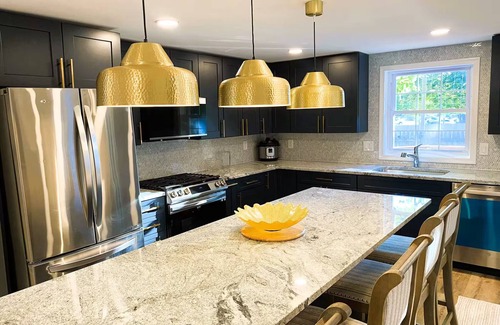 Frazer House | Adorable 2 story 4-bedroom new construction single family w central air, WiFi