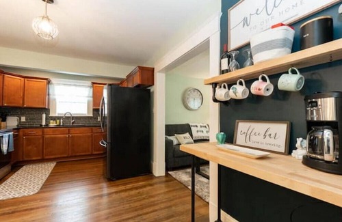 Greensboro House | Adorable 2b/1ba <5 min GAC, downtown, universities
