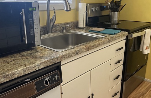Diamondhead Condo | ADORABLE 2BR/2BA CONDO IN SAFE, QUIET RESORT SETTING