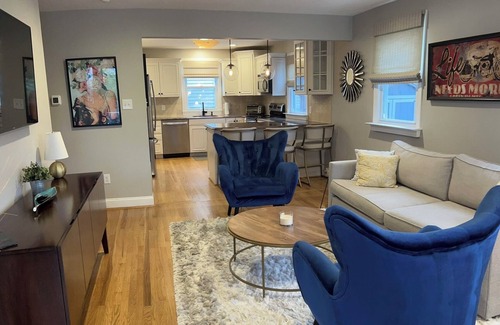 Margate City House | Adorable 2BR 2Bath home 3 blocks from the beach in the heart of Margate, NJn