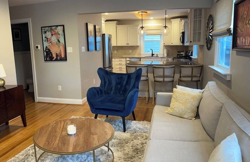 Margate City House | Adorable 2BR 2Bath home 3 blocks from the beach in the heart of Margate, NJn