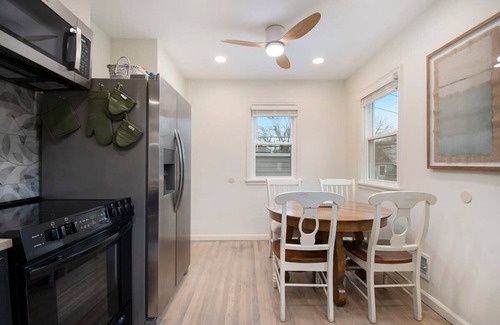 Benson House | Adorable 2BR, Hot Tub, Close to Attractions!