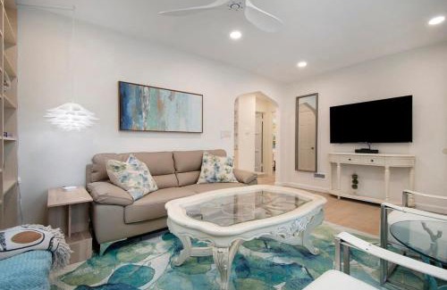 Benson House | Adorable 2BR Hot Tub Close to Attractions
