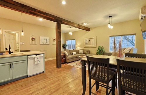 Ellensburg House | Adorable 3- Bedroom Country-Side retreat w/Hot Tub