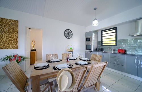 Petit-Bourg Villa | Adorable 3 bedroom villa for 6 people in the heart of the tropical forest