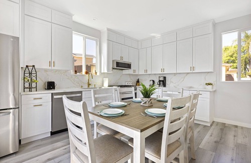 Valley Glen House | ༄Adorable༄ 3 bedroom home with Hot Tub & more