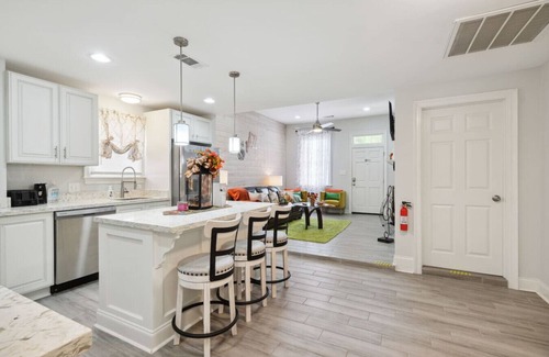 McDonough House | Adorable 3 Bedroom Home in Historic Algiers Point!