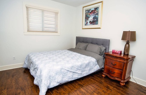 Langley House | Adorable 5 Bedroom Home With Patio