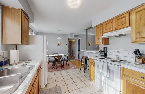 Raynolds Addition House | Adorable Adobe home in Downtown: 2bd/1ba, garage, yard