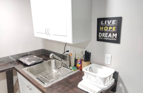 Noblesville Apartment | Adorable and Clean Suite walk to Downtown Noblesville
