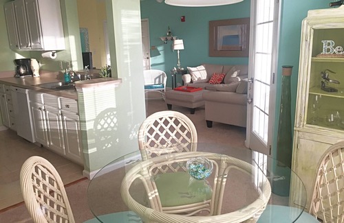 Rehoboth Beach Condo | ADORABLE and COZY 2/2 condo East of Rt.1. 3 miles from downtown!