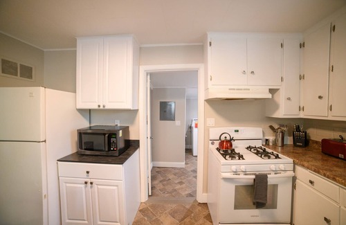 Great Falls House | Adorable and Cozy Bungalow - 2 Bedrooms - 1 bath